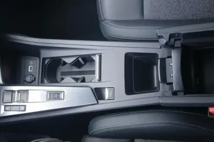 Photo 32 Peugeot 308  PHEV 180 e-EAT8