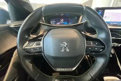 Photo 17 Peugeot 208  PureTech 100 S&S BVM6