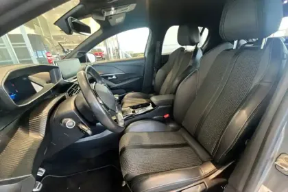 Photo 13 Peugeot 208  PureTech 100 S&S BVM6