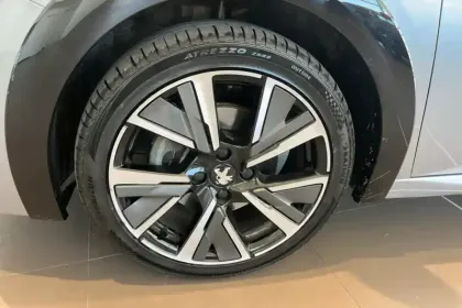 Photo 8 Peugeot 208  PureTech 100 S&S BVM6