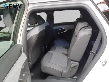 Photo 8 Peugeot 5008  Hybrid 145 ch e-DCS6