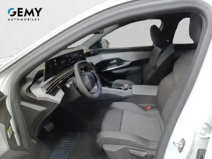 Photo 9 Peugeot 5008  Hybrid 145 ch e-DCS6