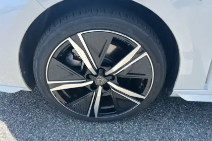 Photo 11 Peugeot 308  PHEV 180 e-EAT8
