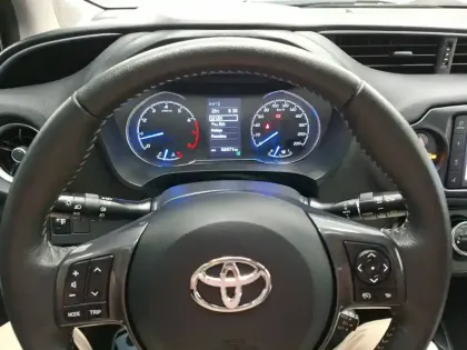 Photo 16 Toyota Yaris  110 VVT-i