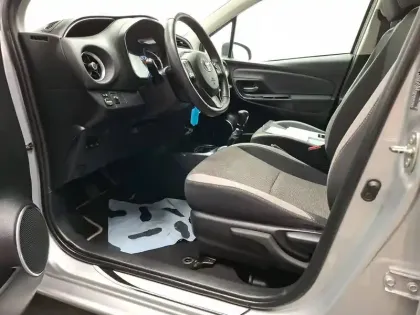 Photo 13 Toyota Yaris  110 VVT-i