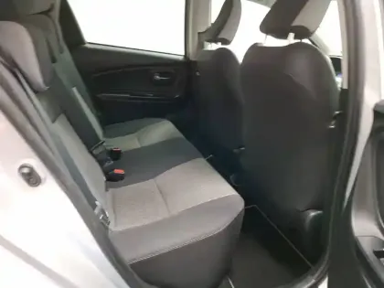 Photo 30 Toyota Yaris  110 VVT-i