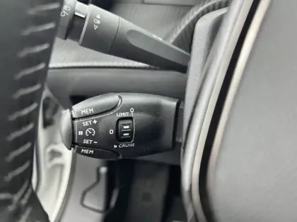 Photo 19 Peugeot 2008  Electrique 136 ch