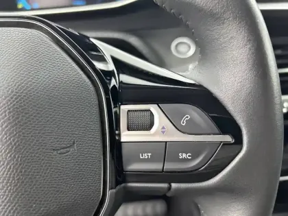 Photo 18 Peugeot 2008  Electrique 136 ch
