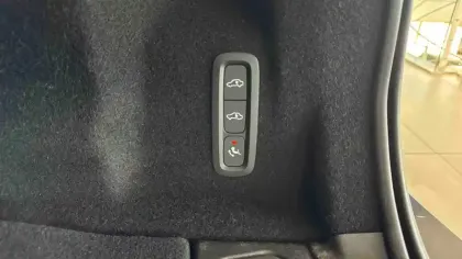 Photo 9 Volvo XC60  T6 Recharge AWD 253 ch + 145 ch Geartronic 8