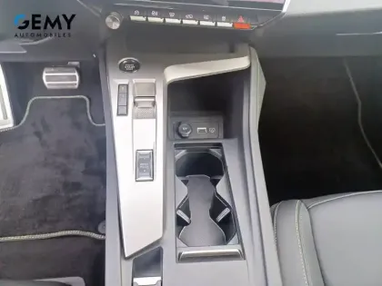 Photo 13 Peugeot 408  Hybrid 136 e-DCS6