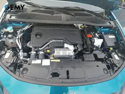 Photo 11 Peugeot 408  Hybrid 136 e-DCS6