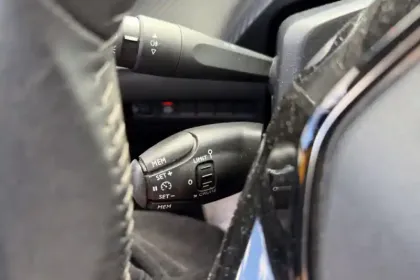 Photo 18 Peugeot 208  PureTech 75 S&S BVM5