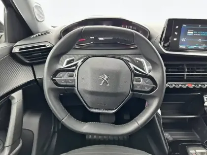 Photo 8 Peugeot 2008  PureTech 130 S&S EAT8