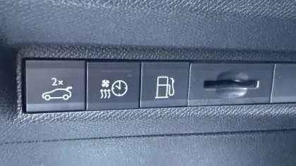Photo 14 Peugeot 408  PHEV 225 e-EAT8