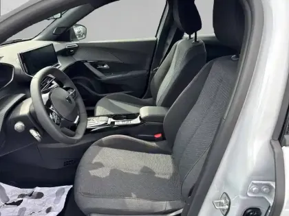Photo 17 Peugeot 2008  Electrique 50 kWh 136 ch