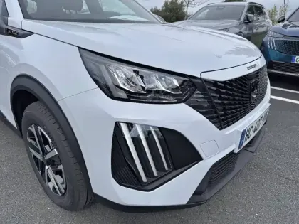 Photo 9 Peugeot 2008  Electrique 50 kWh 136 ch