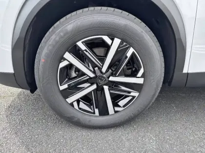 Photo 10 Peugeot 2008  Electrique 50 kWh 136 ch