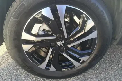 Photo 13 Peugeot 2008  PureTech 130 S&S EAT8