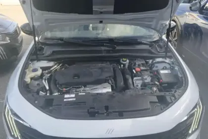 Photo 15 Peugeot 508  SW Hybrid4 360 e-EAT8 Peugeot Sport Engineered