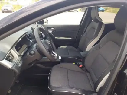 Photo 8 Renault Captur  mild hybrid 140