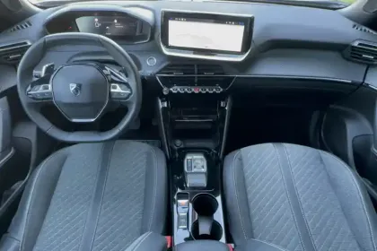 Photo 11 Peugeot 2008  Hybrid 145 e-DCS6