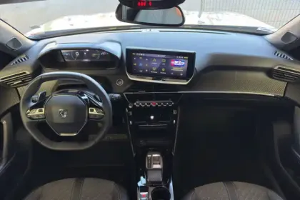 Photo 9 Peugeot 2008  Hybrid 136 e-DCS6