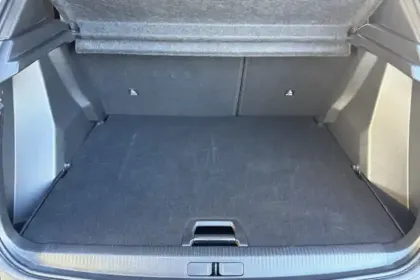 Photo 27 Peugeot 2008  Hybrid 136 e-DCS6