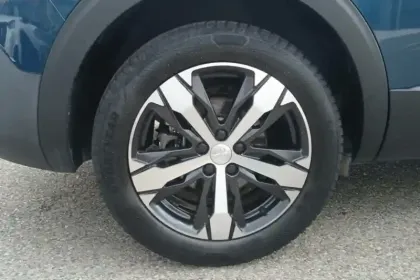 Photo 13 Peugeot 5008  PureTech 130ch S&S EAT8