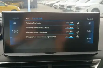 Photo 26 Peugeot 5008  PureTech 130ch S&S EAT8