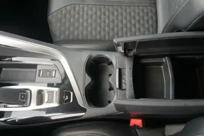 Photo 30 Peugeot 5008  PureTech 130ch S&S EAT8
