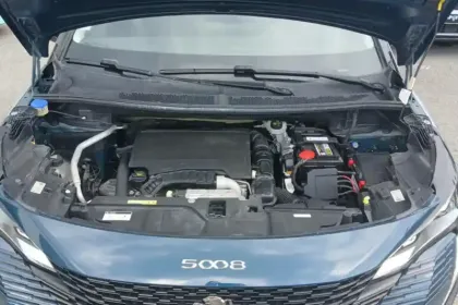 Photo 15 Peugeot 5008  PureTech 130ch S&S EAT8