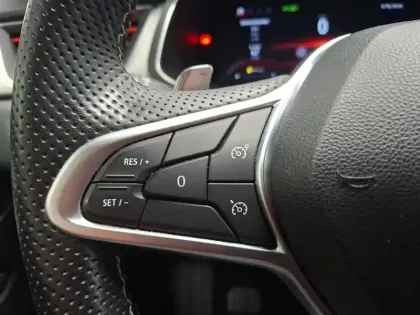 Photo 32 Renault Captur  mild hybrid 160 EDC