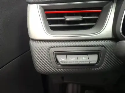 Photo 20 Renault Captur  mild hybrid 160 EDC