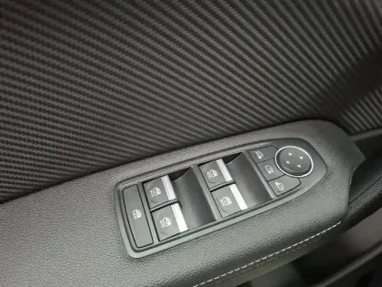 Photo 19 Renault Captur  mild hybrid 160 EDC