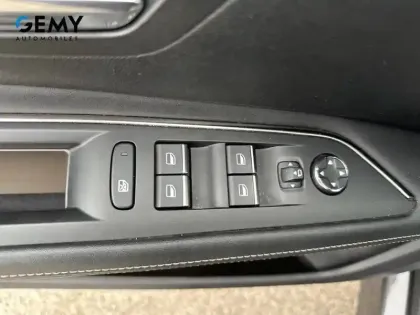 Photo 12 Peugeot 3008  Hybrid 225 e-EAT8