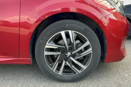 Photo 27 Peugeot 208  PureTech 100 S&S BVM6