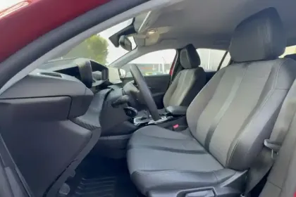 Photo 8 Peugeot 208  PureTech 100 S&S BVM6