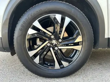 Photo 20 Peugeot 2008  PureTech 130 S&S EAT8