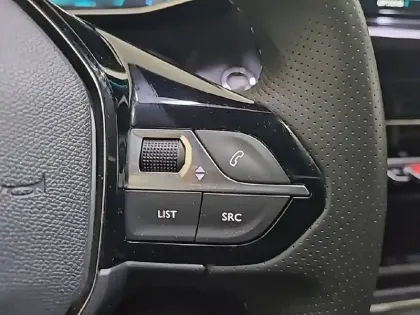 Photo 48 Peugeot 2008  Electrique 136 ch