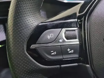 Photo 47 Peugeot 2008  Electrique 136 ch