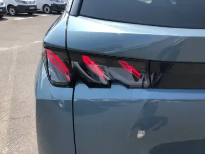 Photo 16 Peugeot 5008  Electrique 230 ch 97 kWh Grande autonomie