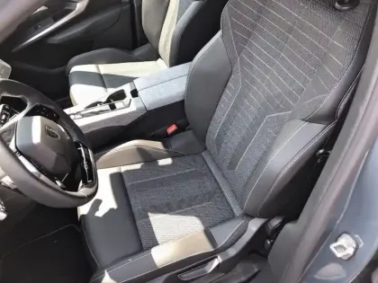 Photo 10 Peugeot 5008  Electrique 230 ch 97 kWh Grande autonomie