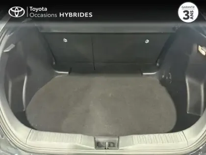 Photo 11 Toyota C-HR  1.8 Hybride 140ch Dynamic MY25