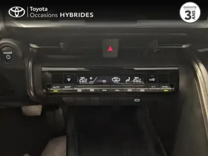 Photo 8 Toyota C-HR  1.8 Hybride 140ch Dynamic MY25