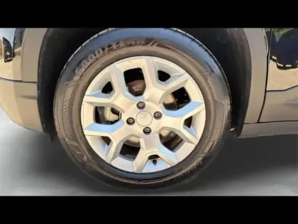 Photo 9 Jeep Avenger  1.2 Turbo T3 110ch MHEV Altitude BVR6 eHybrid