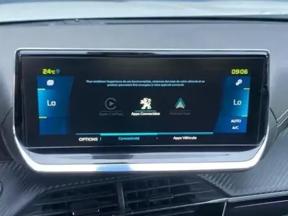 Photo 14 Peugeot 2008  e- 136ch GT