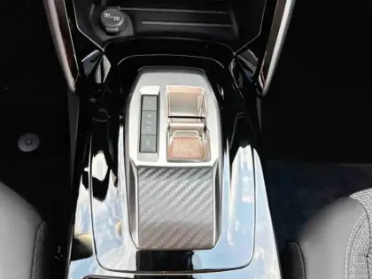 Photo 14 Peugeot 208  e- 136ch 50 kWh Allure