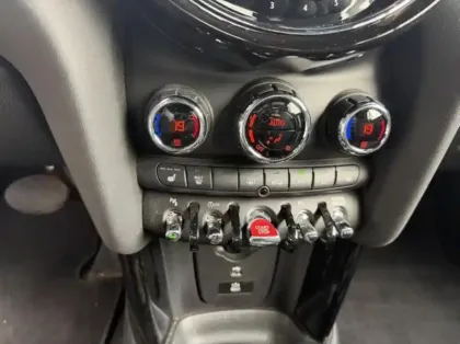 Photo 12 Mini Mini Cabrio Cooper 136ch Edition Premium Plus BVA7