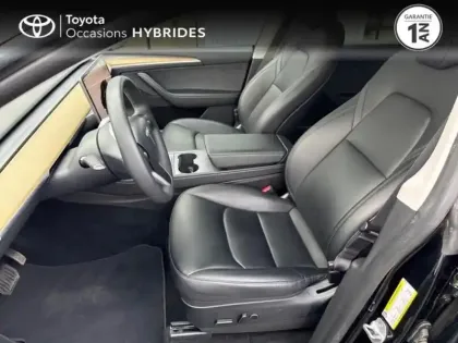 Photo 10 Tesla Model Y  Standard RWD