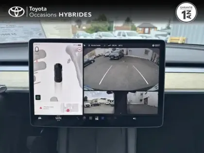 Photo 14 Tesla Model Y  Standard RWD